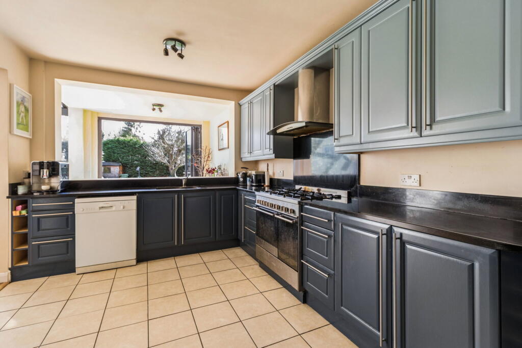 Stratford Way, Watford, WD17 photo 3