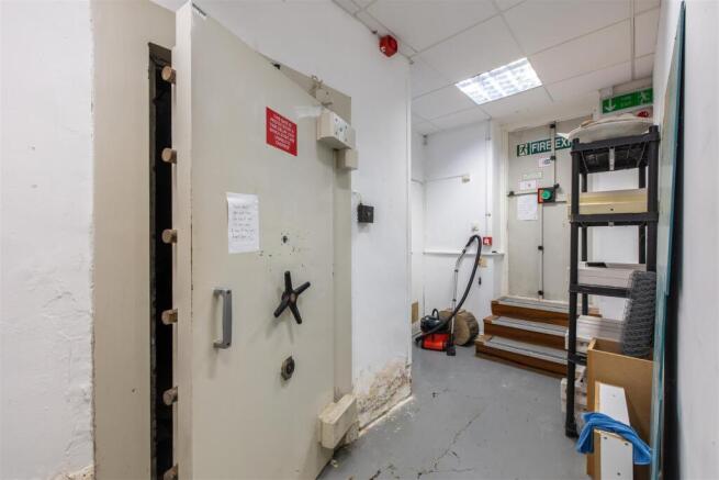 Piercy End 5 Commercial Space-6.jpg