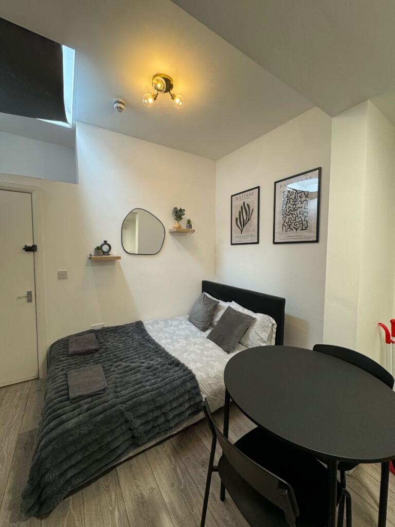 Studio flat for rent