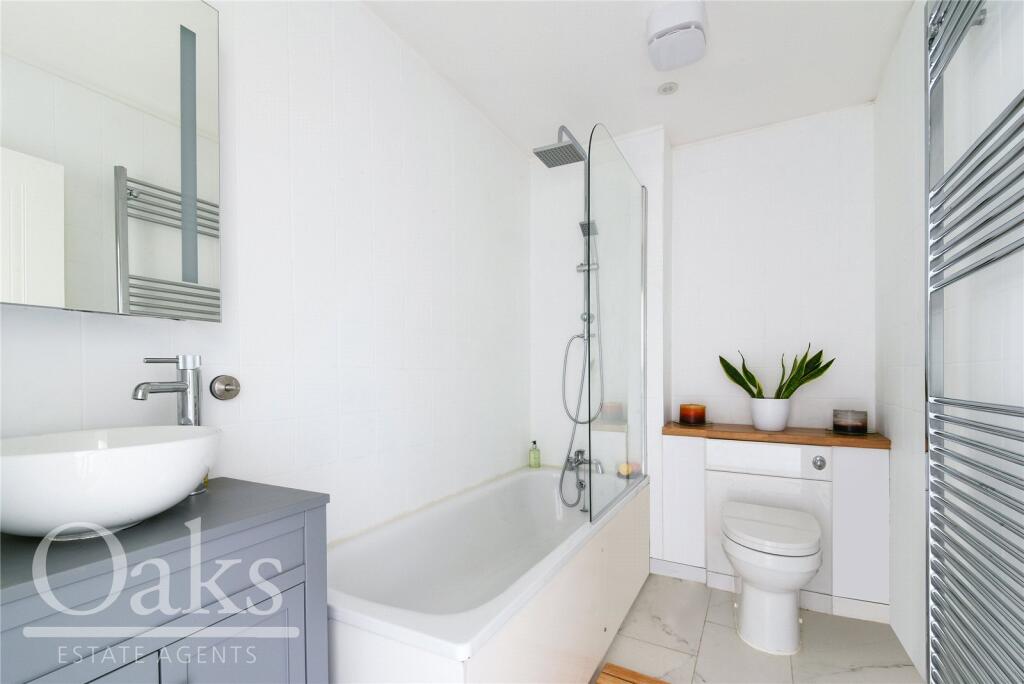 Apartment in London - More