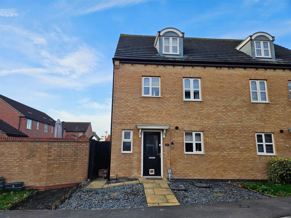 Main image of property: Reef Close, Warsop