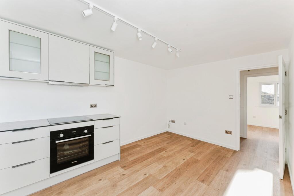 Apartment in London - View 2