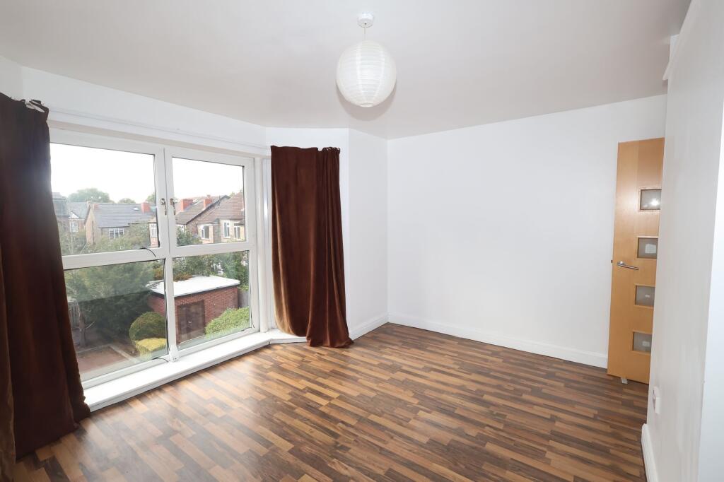 Apartment in Manchester, Whalley Range - View 3