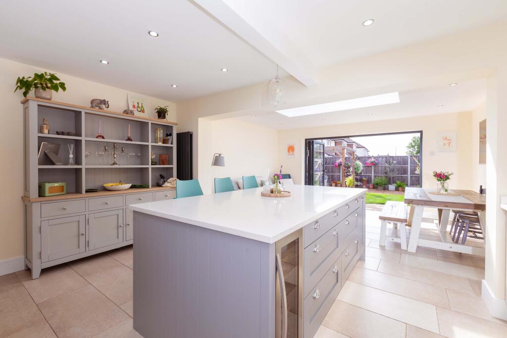 House in Slough - View 3