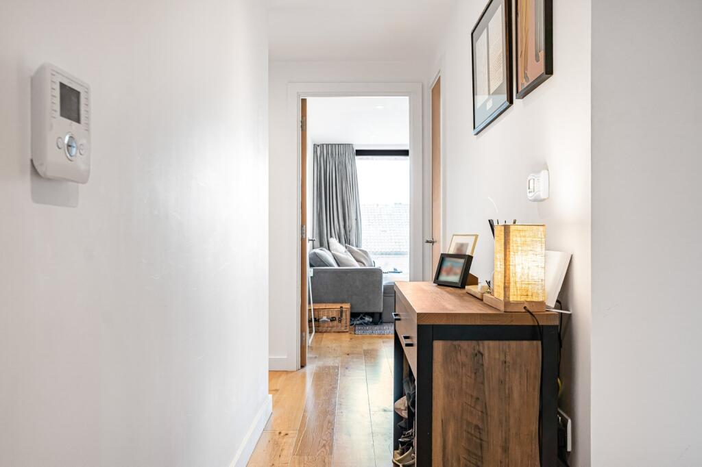 Apartment in London - More