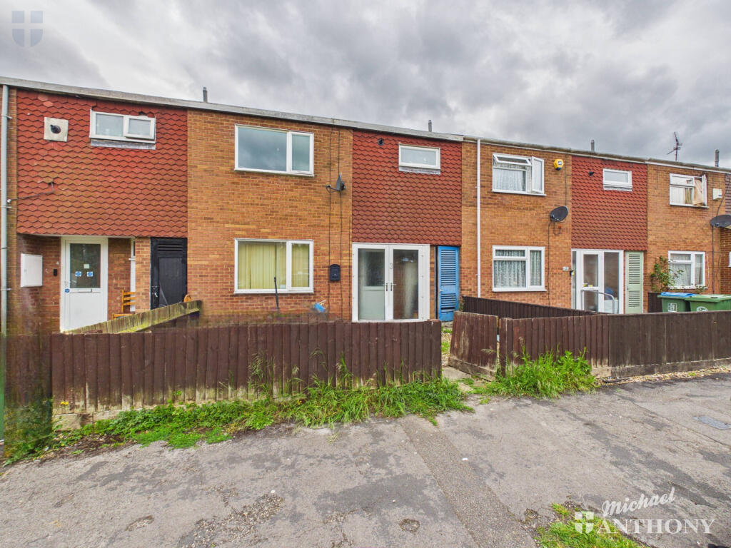 3-bed terraced on Churchmere Walk, Aylesbury, £250,000