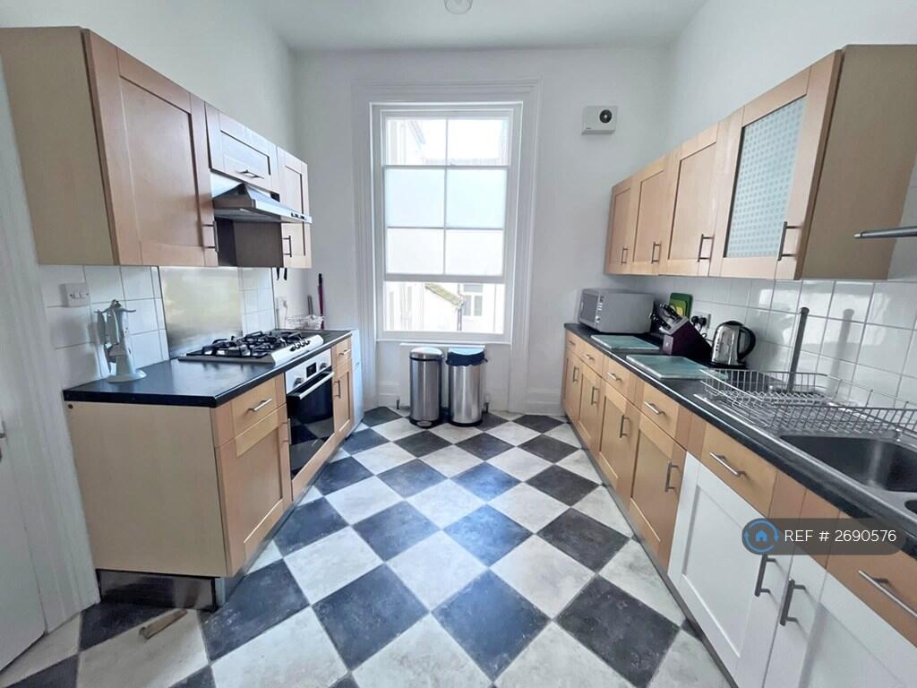 1 bedroom house share for rent