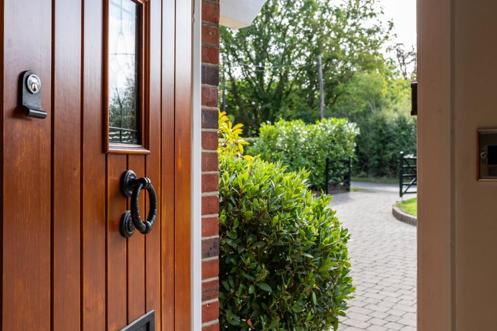 House in Redhill - View 3