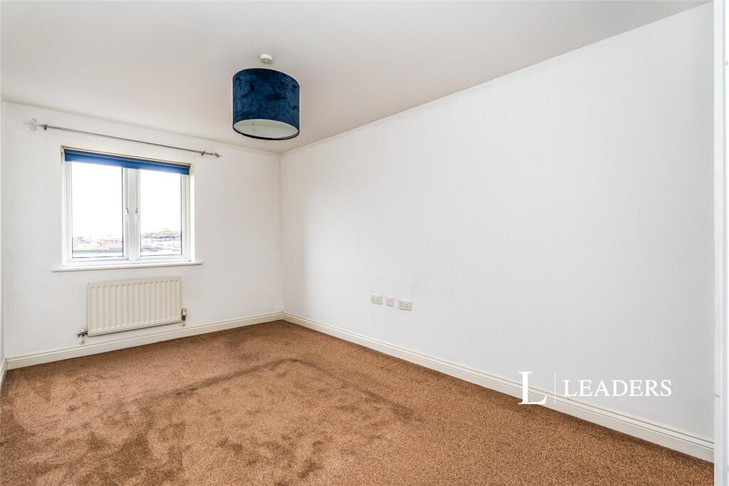Apartment in Southampton, Millbank, Bitterne Manor - More