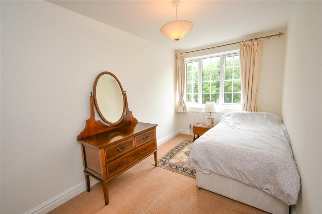 Apartment in West Kirby, Grange - View 5