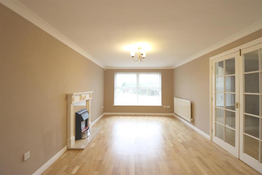 House in Kettering, Brambleside - View 3