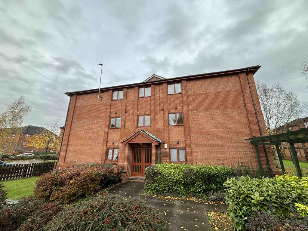 Main image of property: 18 Gillett Close, Weavers Green