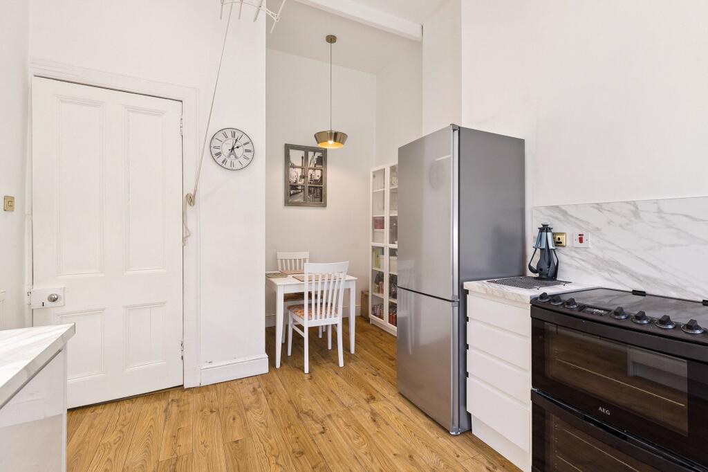 Apartment in Glasgow - More