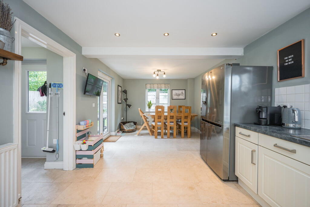 House in Newport - View 4