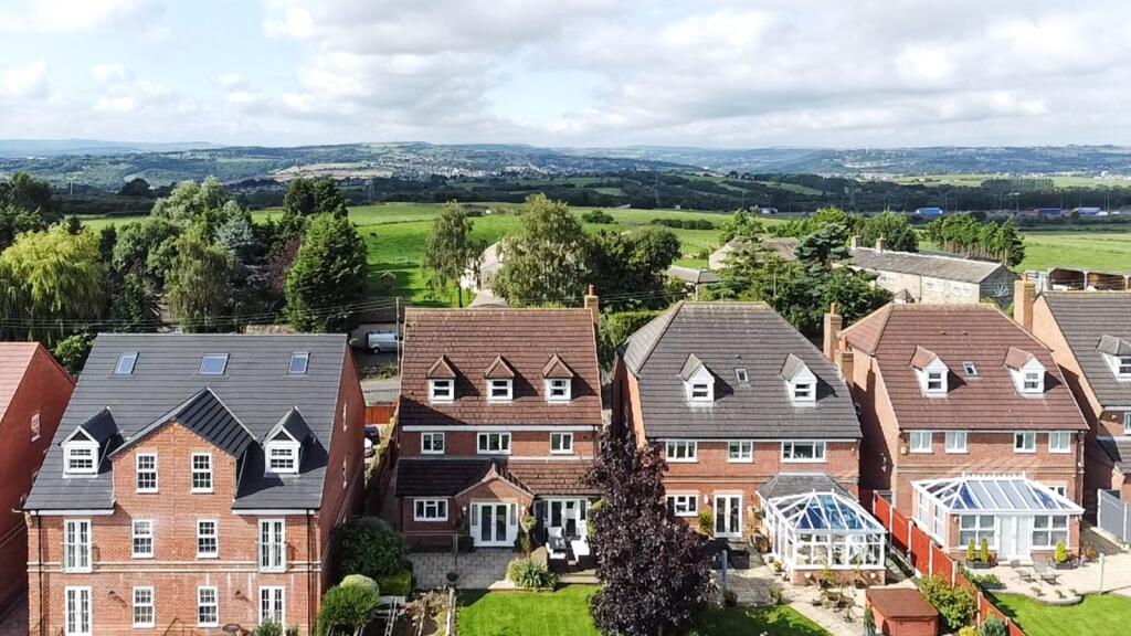 House in Wakefield - View 4