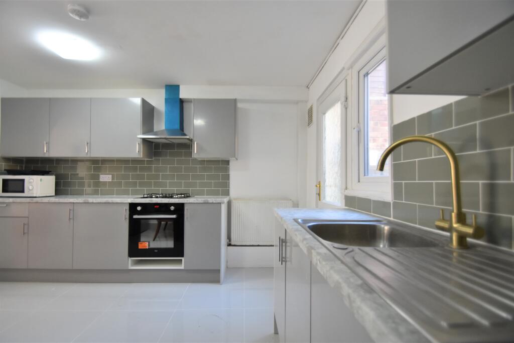 House in Portsmouth - View 3