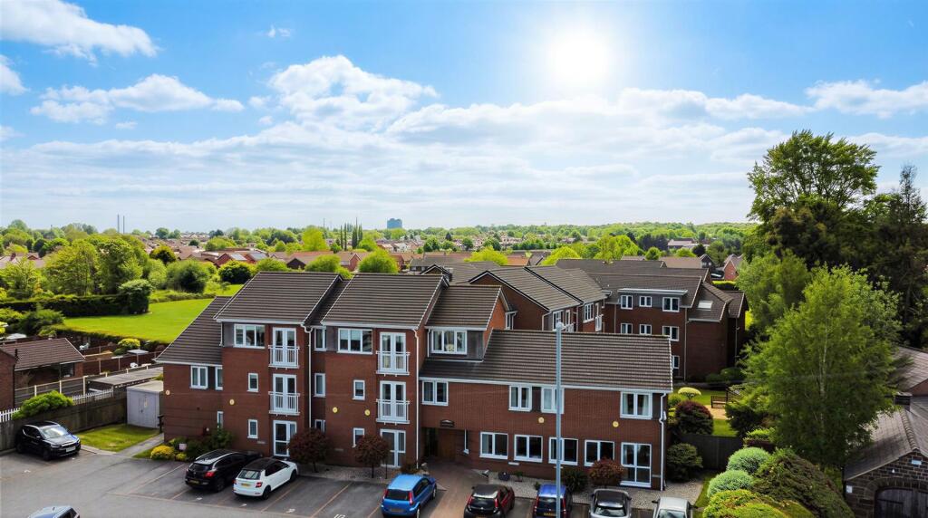 Main image of property: Kiln Lane, Eccleston, St Helens, WA10 4RA