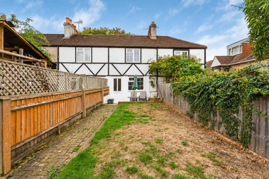 2-bed house on Burr Close, London Colney, St. Albans, £395,000