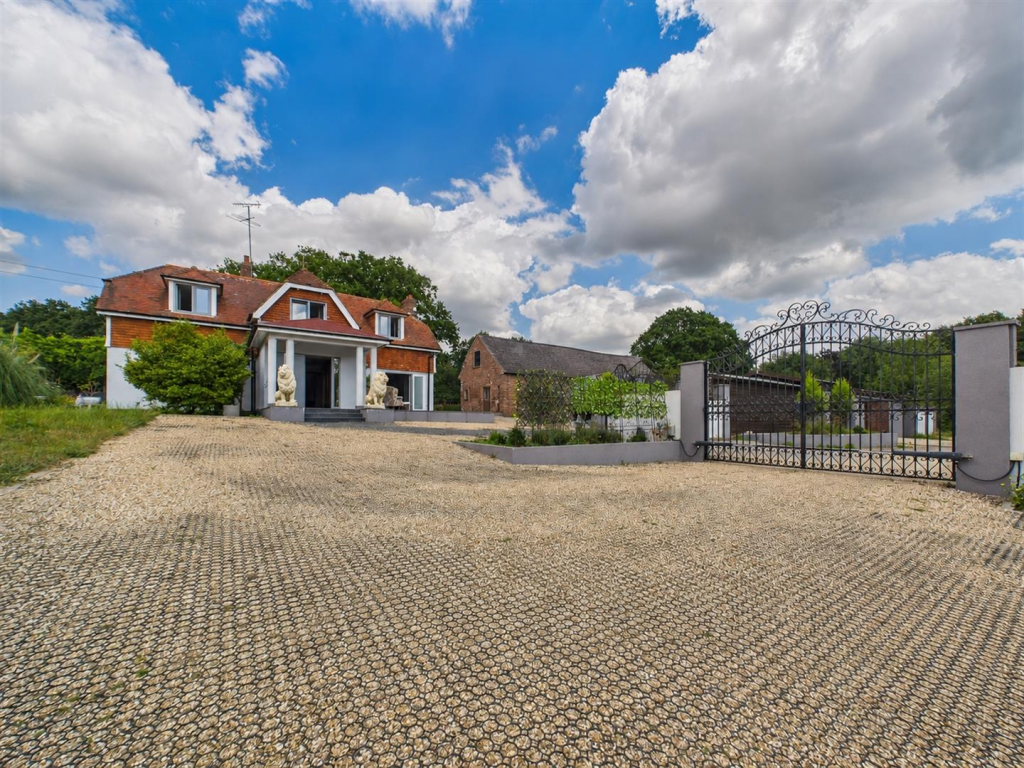 St. Marys Lane, Bexhill-On-Sea photo 2