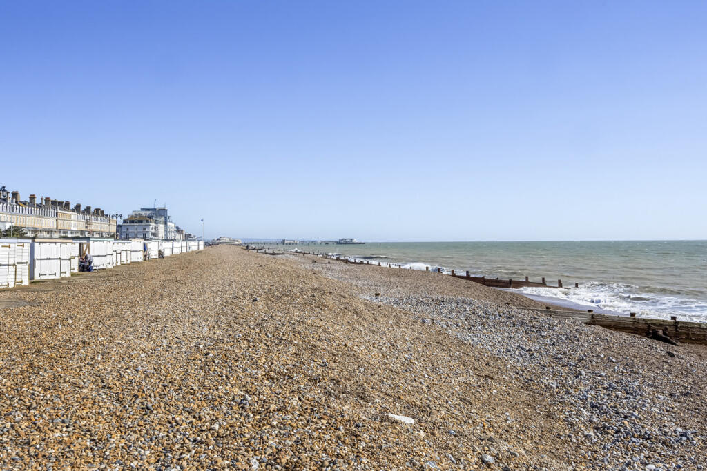 Apartment in Worthing, West Worthing - View 3