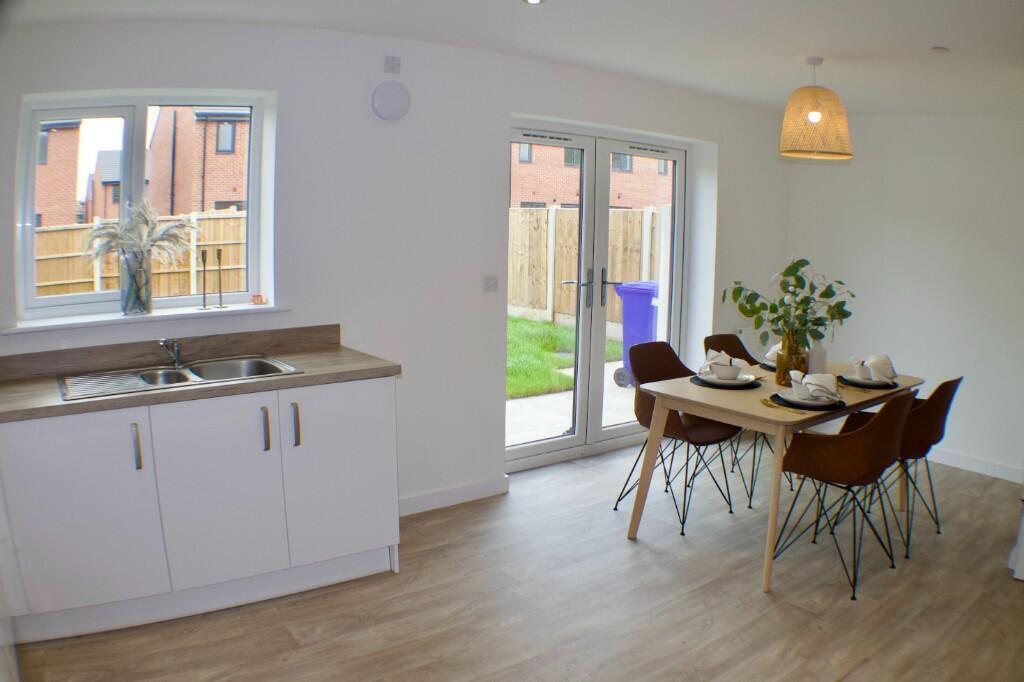 4-bed detached on Parkinson Street,
Bury,
BL9 6NY, £399,950