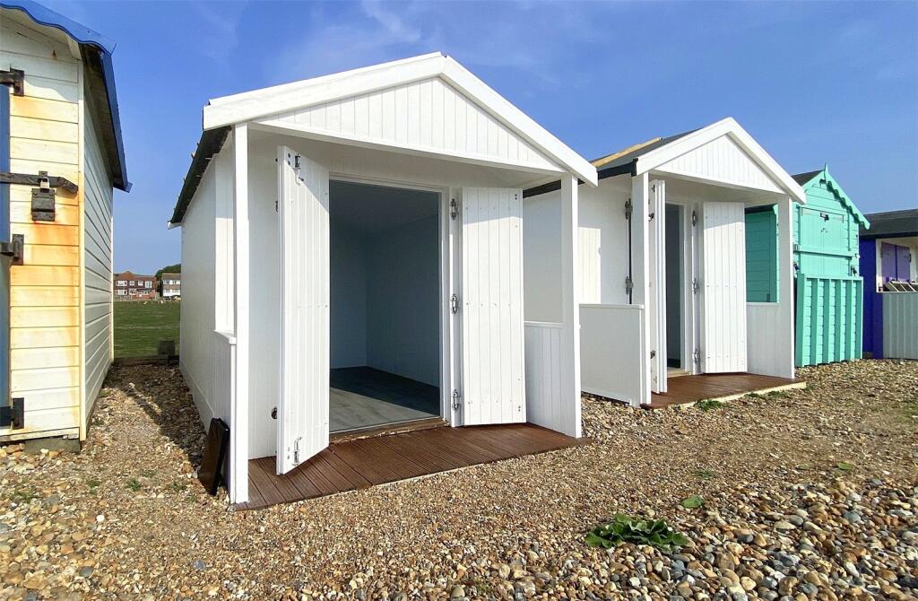 Studio house on Beach Green, Brighton Road, Lancing, West Sussex, BN15, £25,000