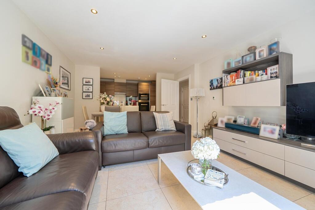 Apartment in London - More