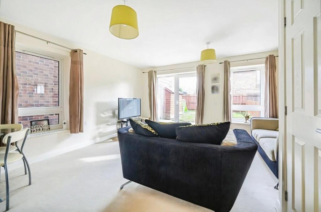 House in Leeds, Fairfield Estate, Swinnow - View 5