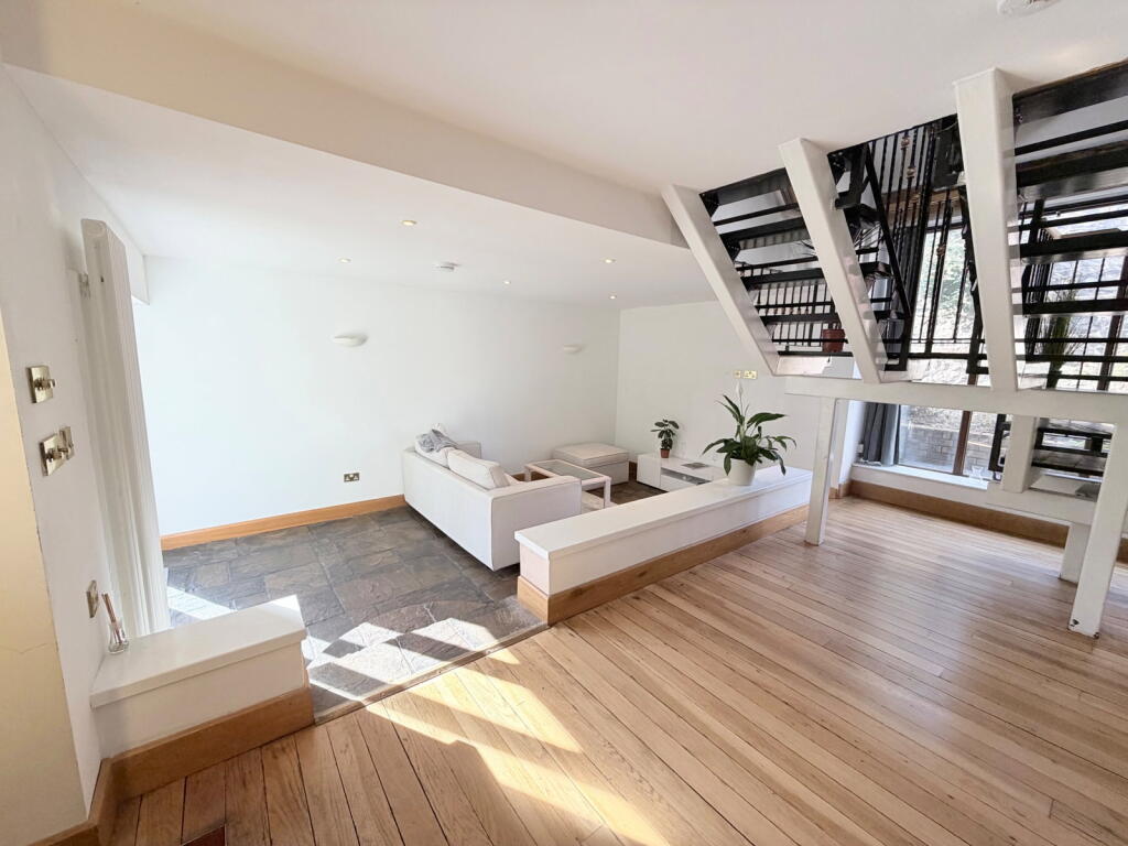 House in Stockport - View 2