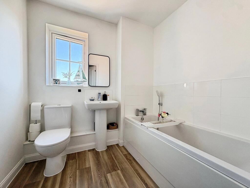Apartment in Guildford - More