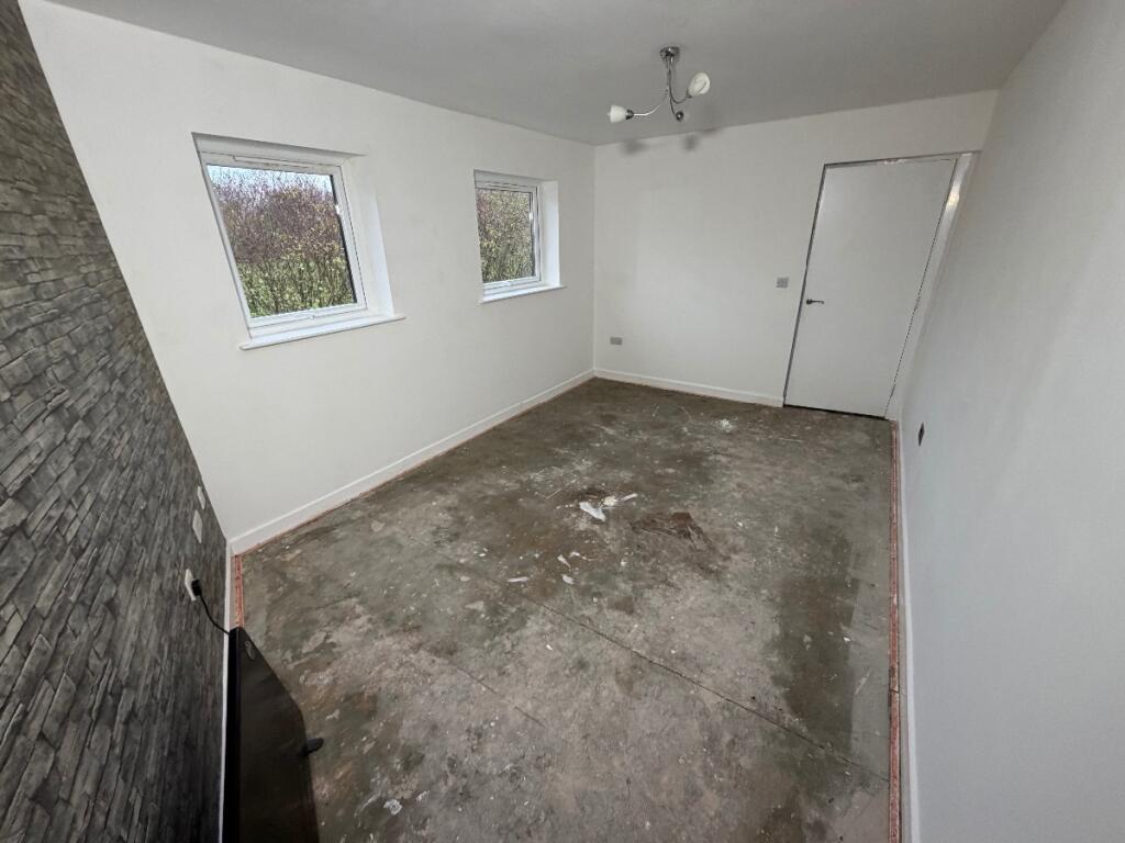Hamnett Court, Birchwood, Warrington photo 4