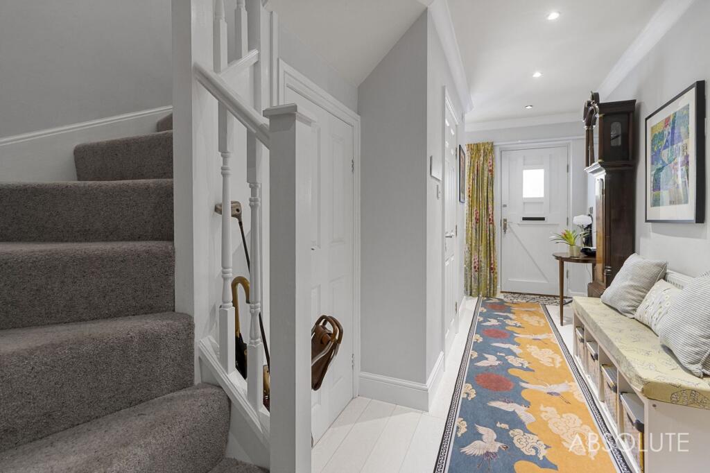 House in Torquay, Torbay - More