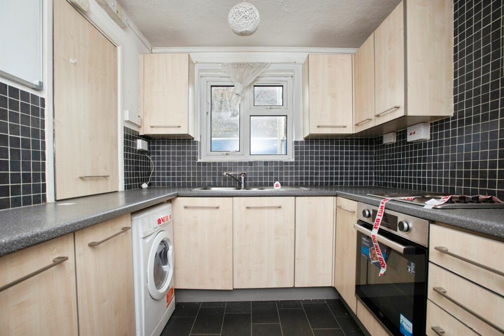 Apartment in Plymouth - View 6