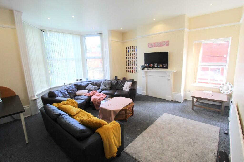 House in Leeds, Headingley Hill, Headingley - View 5