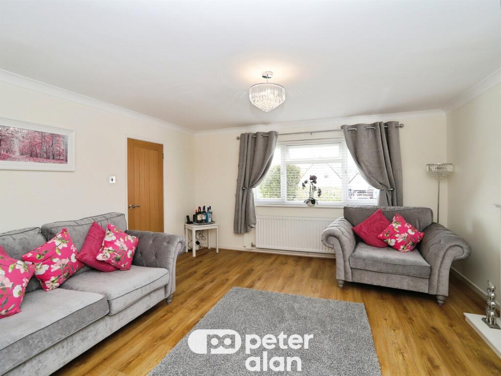 House in Cardiff, Treharris - View 5
