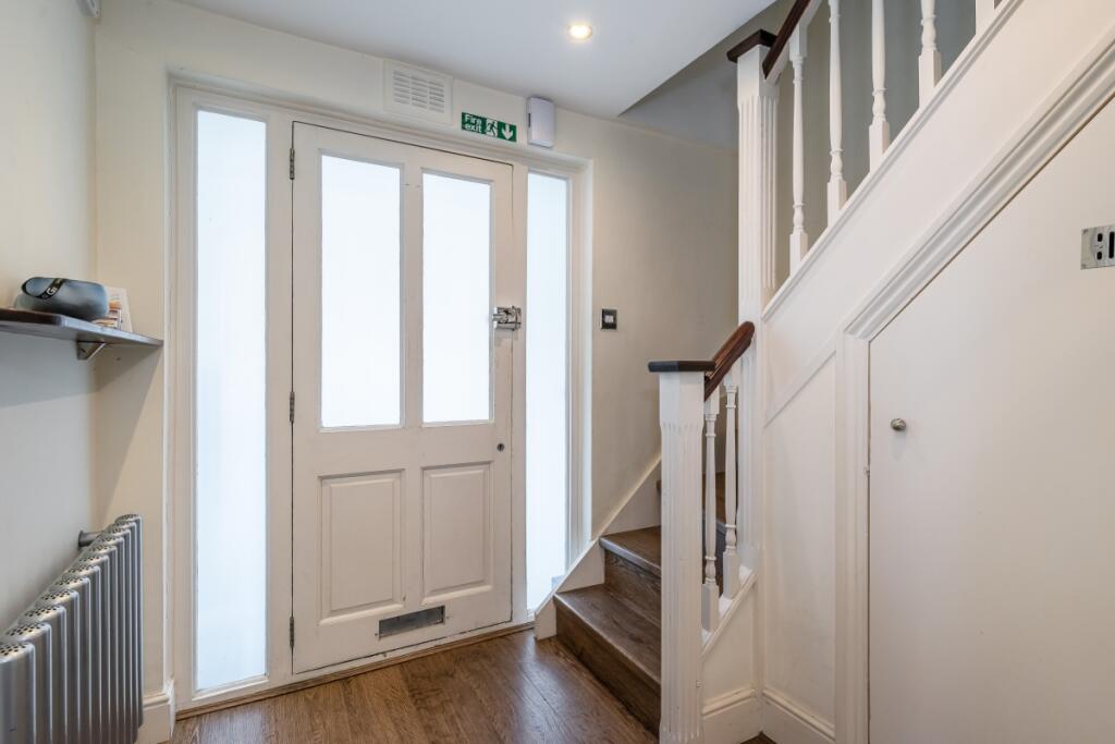 2 bedroom mews property for rent