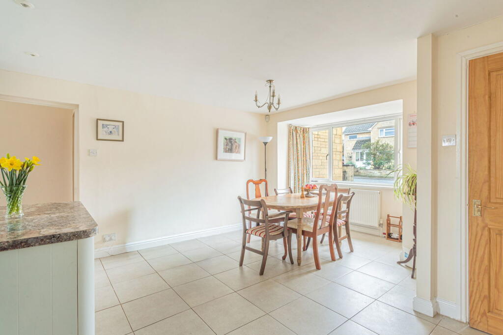 Cherry Orchard Road, Tetbury photo 3