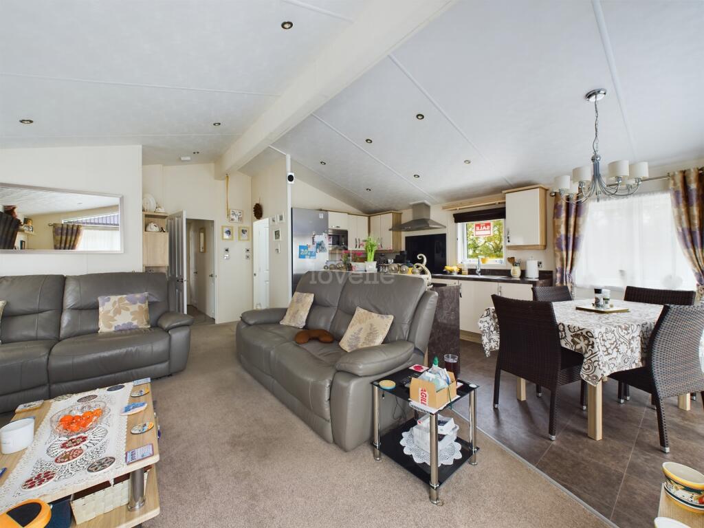 Cathedral View, Field Farm, Newark Road, Aubourn, LN5 photo 2