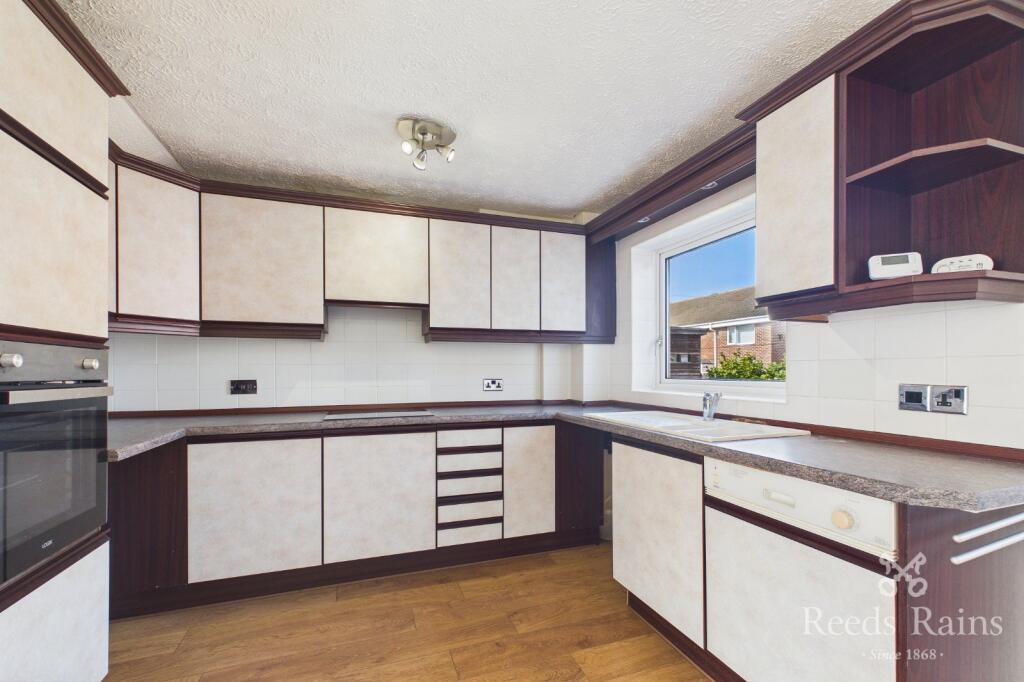 Badsworth Way, Bramley, Rotherham, South Yorkshire, S66 photo 4