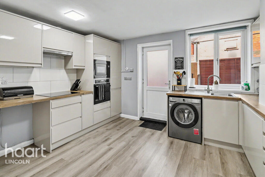 House in North Kesteven, Heckington - View 4