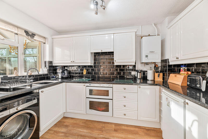 26 Kinross Close photo 3