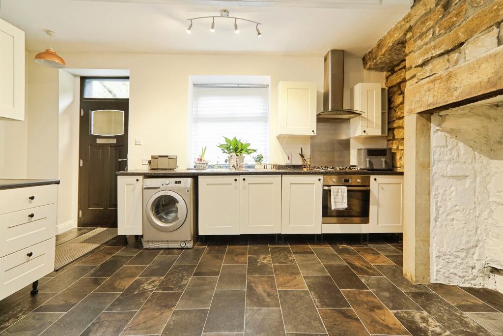 Halifax Road, Keighley – pohled 2