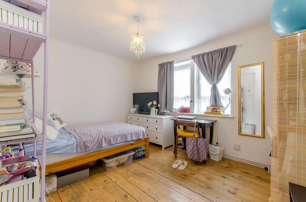 Apartment in London - View 5