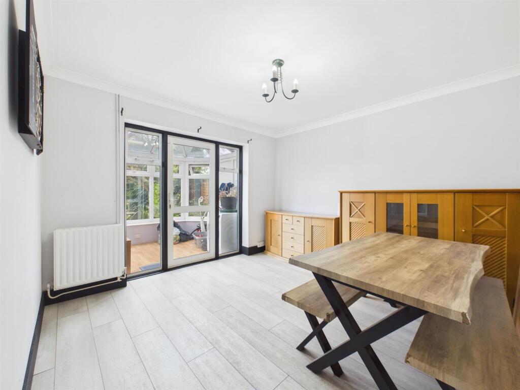 Walnut Way, Ruislip - View 4