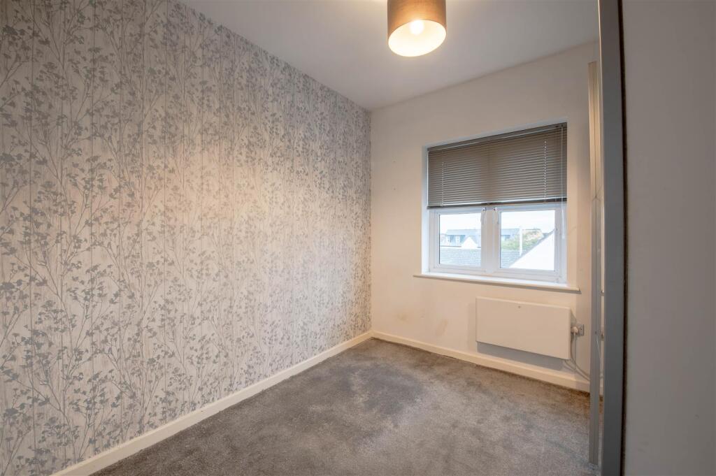 Apartment in Irthlingborough, Crow Hill - View 5