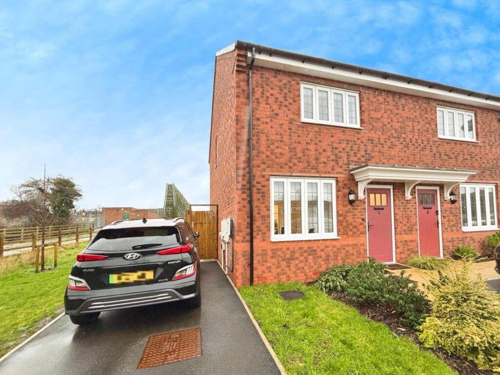 2-bed semi-detached on Hopper Avenue, Stratford-upon-Avon, £277,500