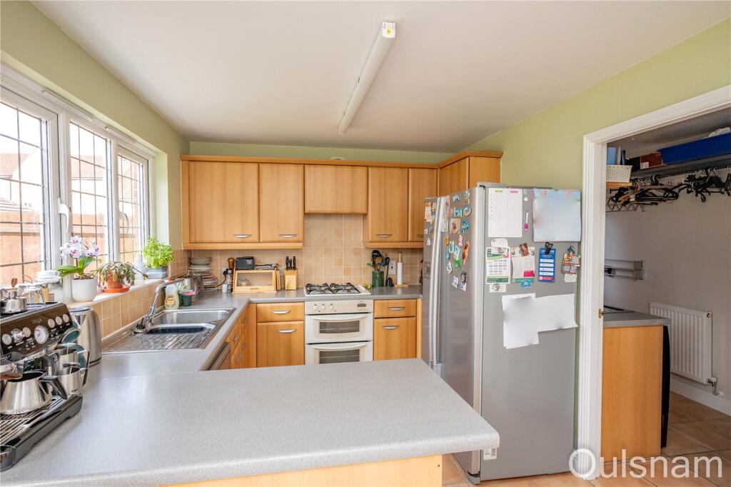 House in Bromsgrove, Aston Fields - More