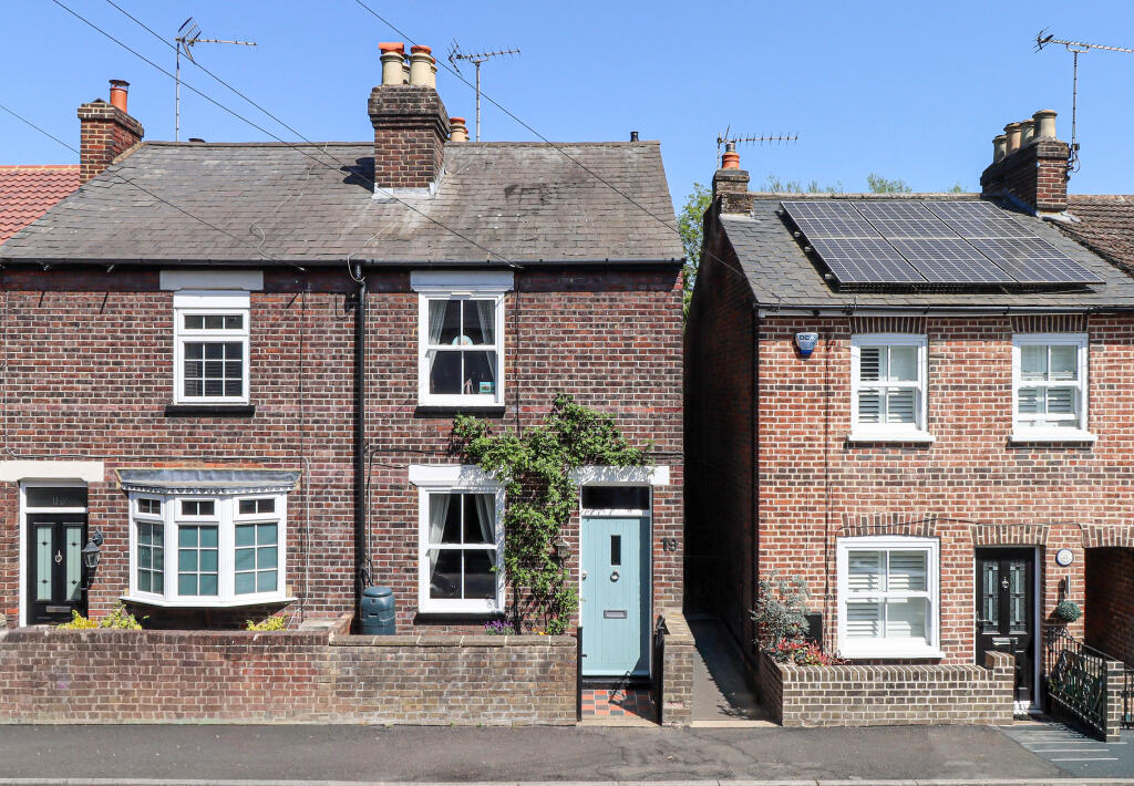 Main image of property: Park Street, St Albans, AL2