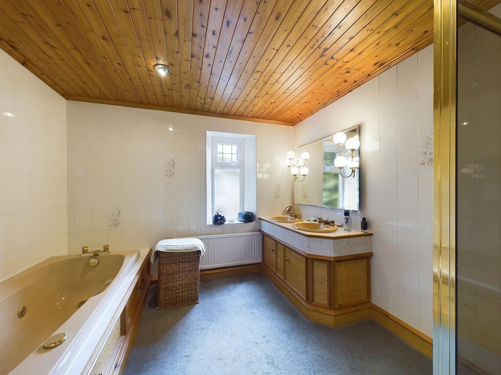 Alkincoats Villas, Colne, BB8 photo 4
