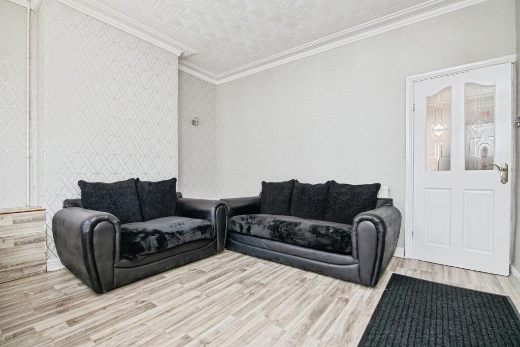 House in Sandwell, West Midlands - View 4